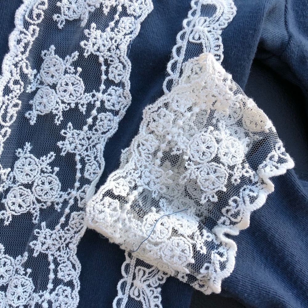 Pretty Lace French Sweater XS